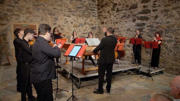 Actuación del Ensemble Barroco de Ponferrada en un concierto