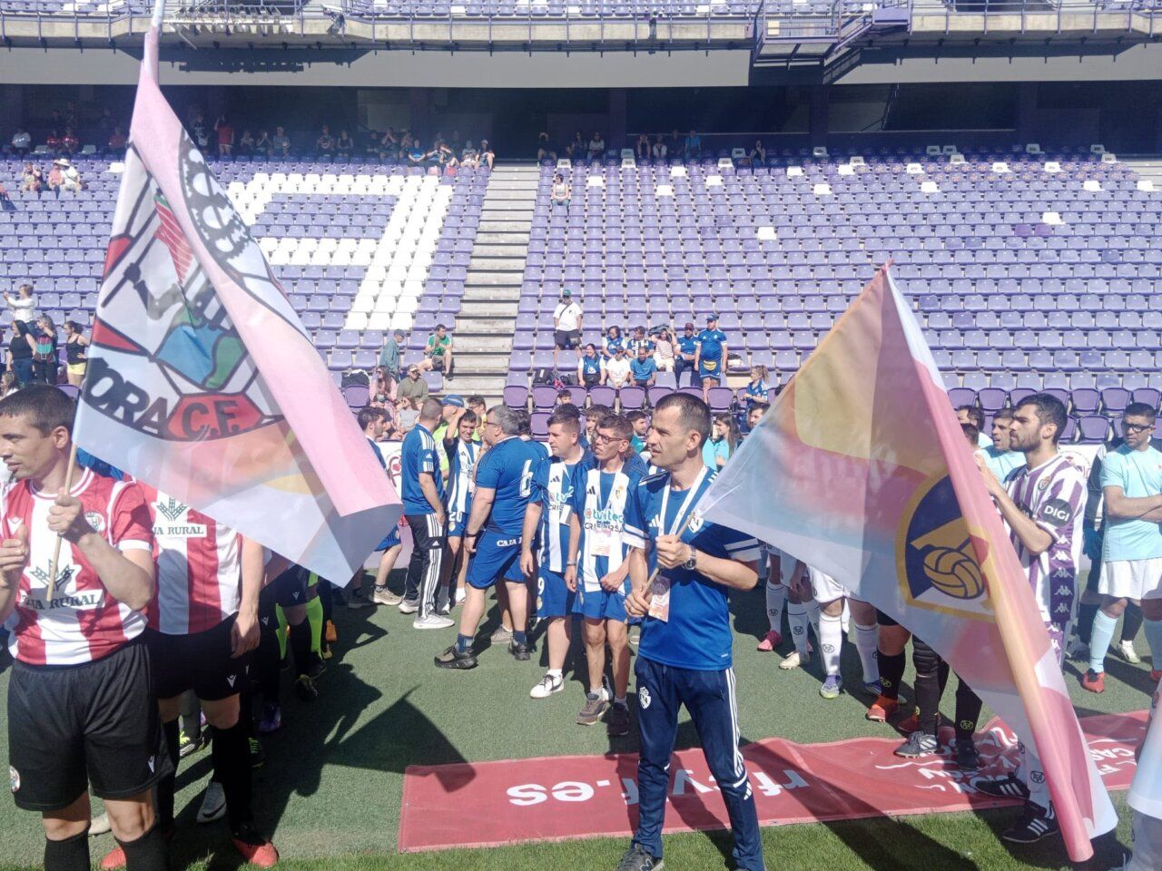 Jugadores del equipo Genuine en un evento deportivo en Valladolid