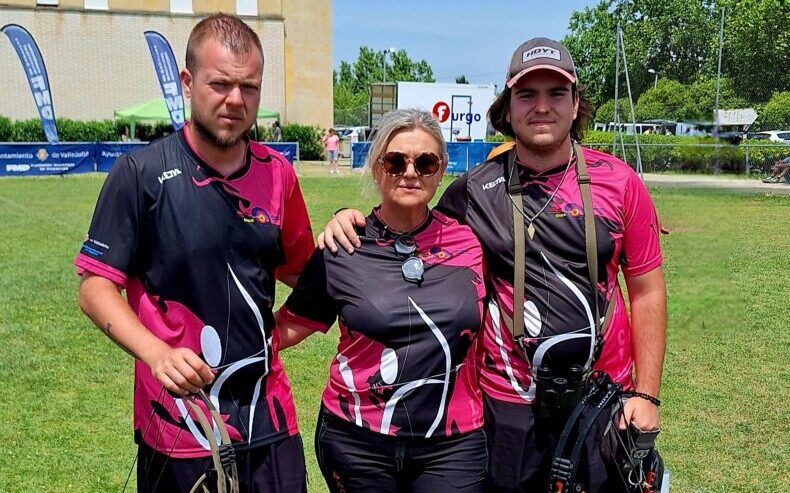 Equipo berciano de tiro con arco en torneo de Valladolid