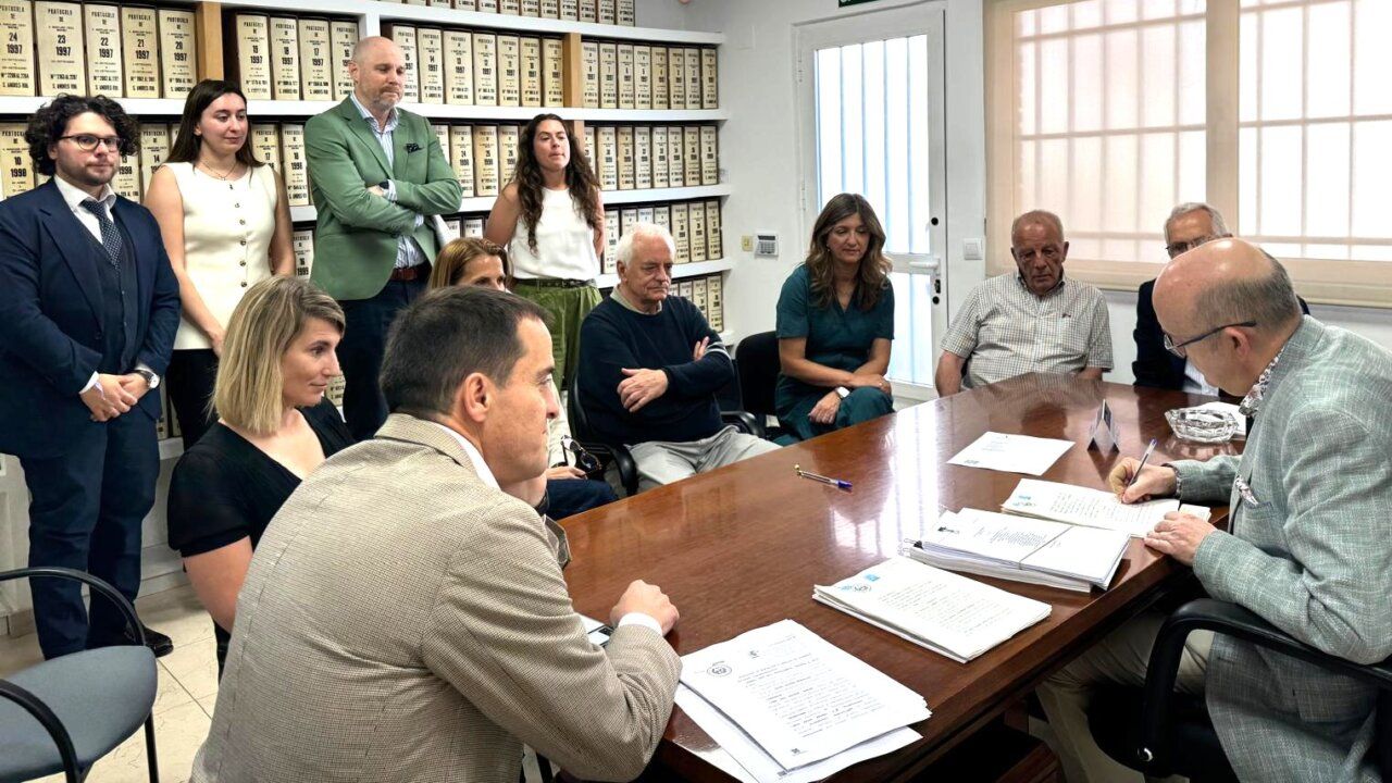 Firma del acuerdo de venta de Aquilón a Ceva Animal Health