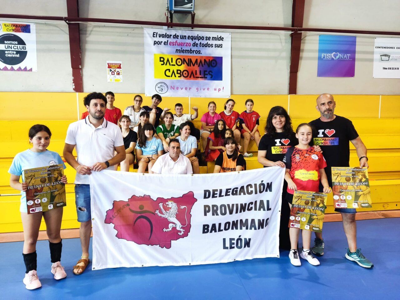 Participantes del II Torneo Alevín de Balonmano en Caboalles de Abajo