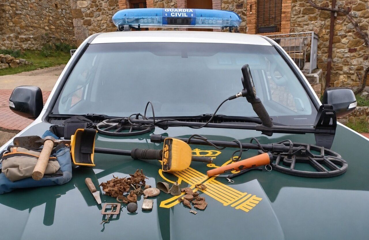 Material incautado por la Guardia Civil en una investigación arqueológica