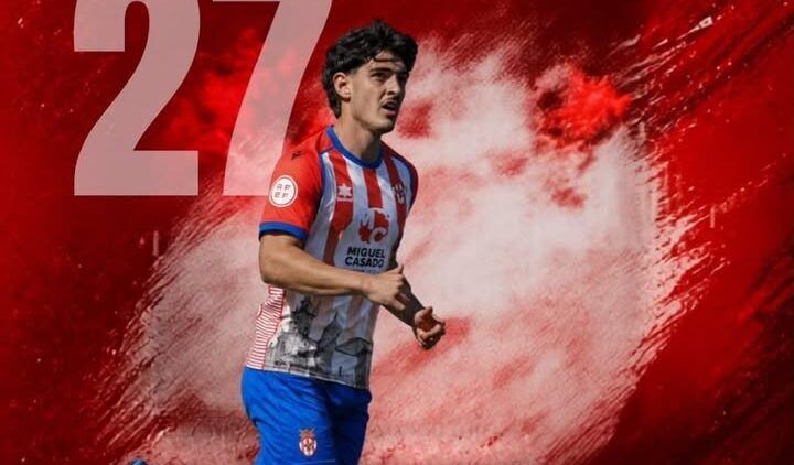 Jairo Domínguez en su presentación como nuevo jugador del Atlético Bembibre