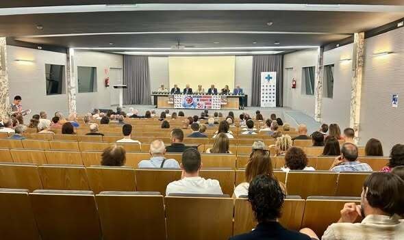 Asamblea general de la Hermandad de Donantes de Sangre con José Pellitero presente