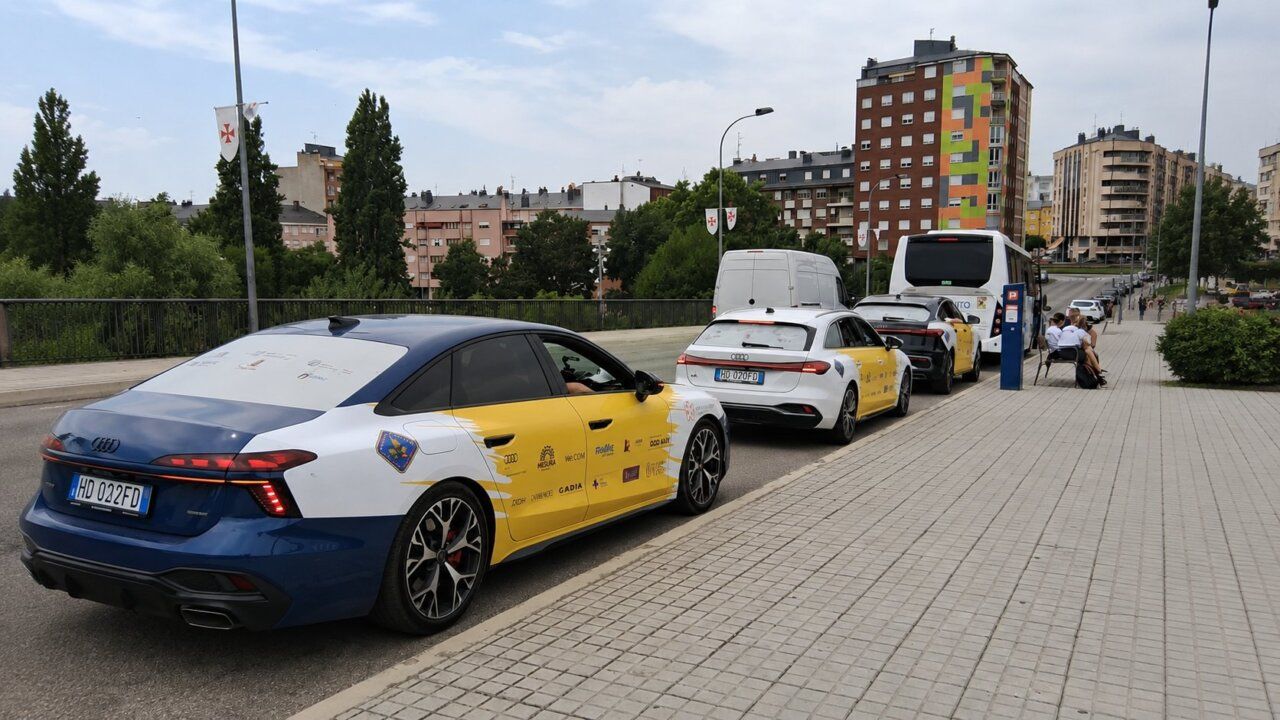 Lamborghini de la Policía italiana estacionado en Ponferrada
