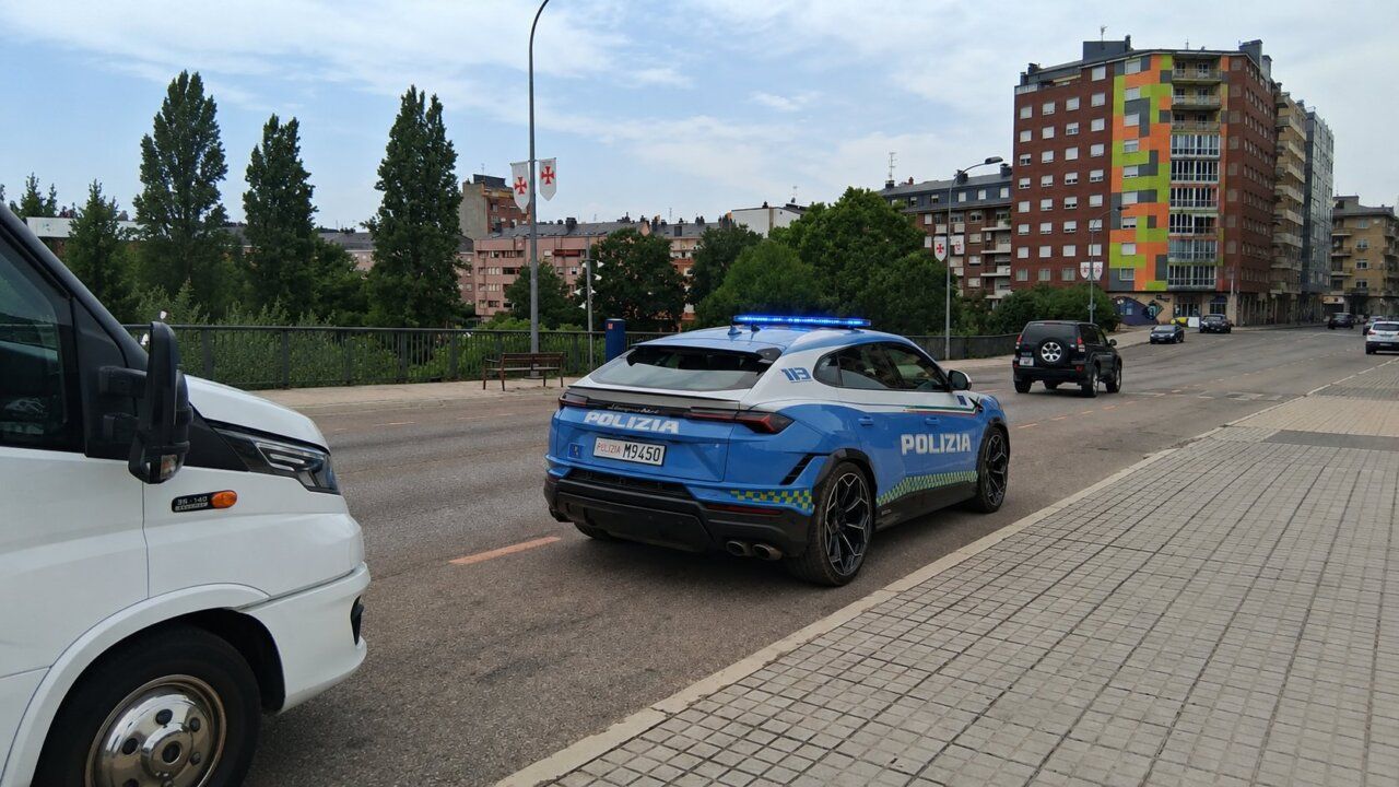 Lamborghini Urus de la Policía italiana en Ponferrada