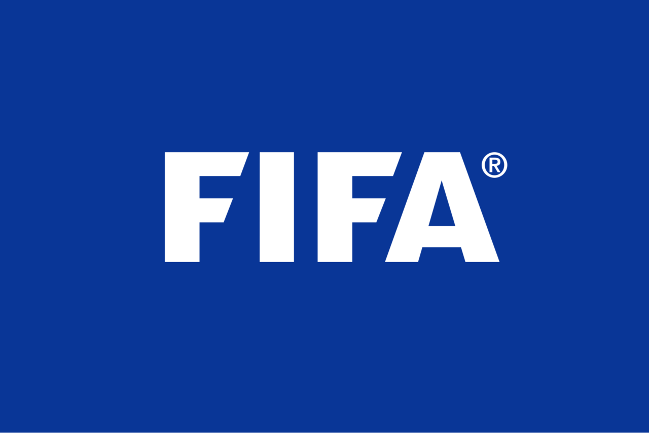 Logo de la FIFA sobre fondo azul, representando el Mundial de Fútbol 2026.