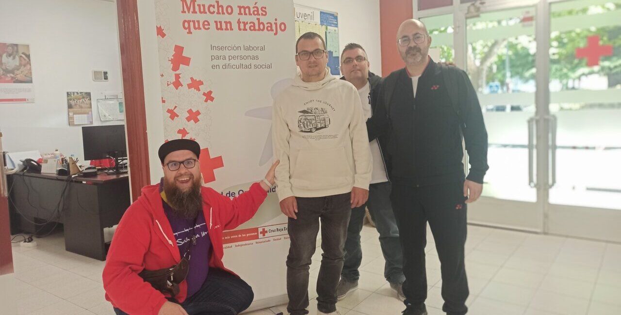 Participantes del programa PasaXT en una charla sobre inclusión laboral