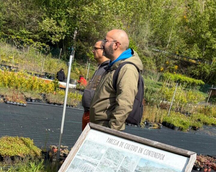 Participantes en un vivero durante una actividad formativa del programa PasaXT.