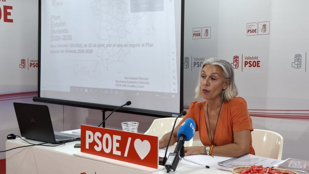 Ana Casado del PSOE hablando sobre la vivienda en Castilla y León
