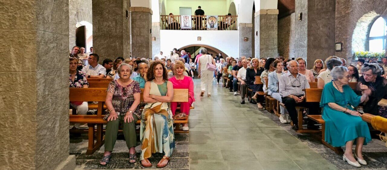 Multitud de fieles en la Romería de la Virgen de la Peña en Congosto