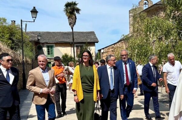 Celebración de misa y procesión en Santo Tomás de las Ollas