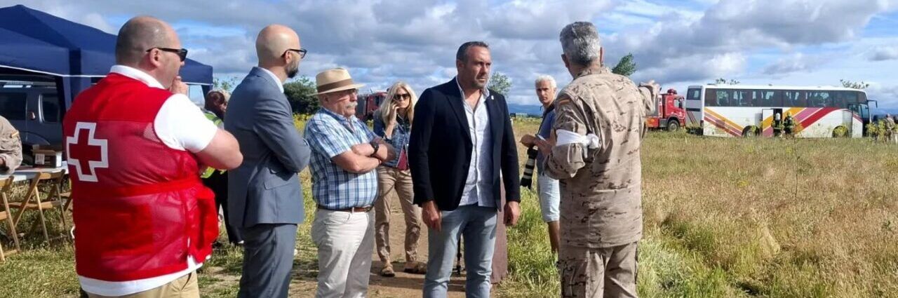 Simulacro de accidente aéreo en León con participantes y autoridades