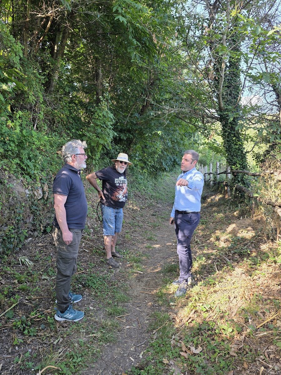 Reunión de personas en el Soto de Villar de los Barrios