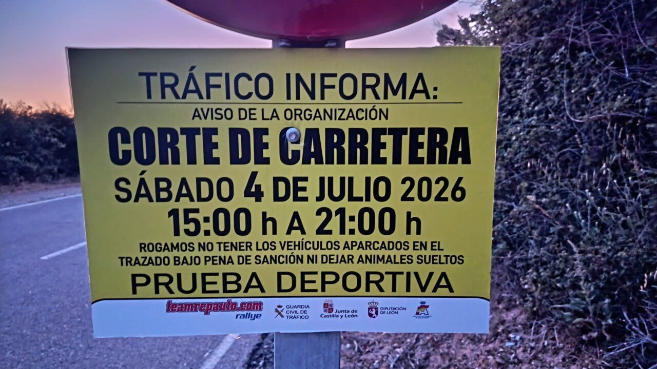 Cartel informativo sobre la Subida a Riego de Ambrós en julio de 2026