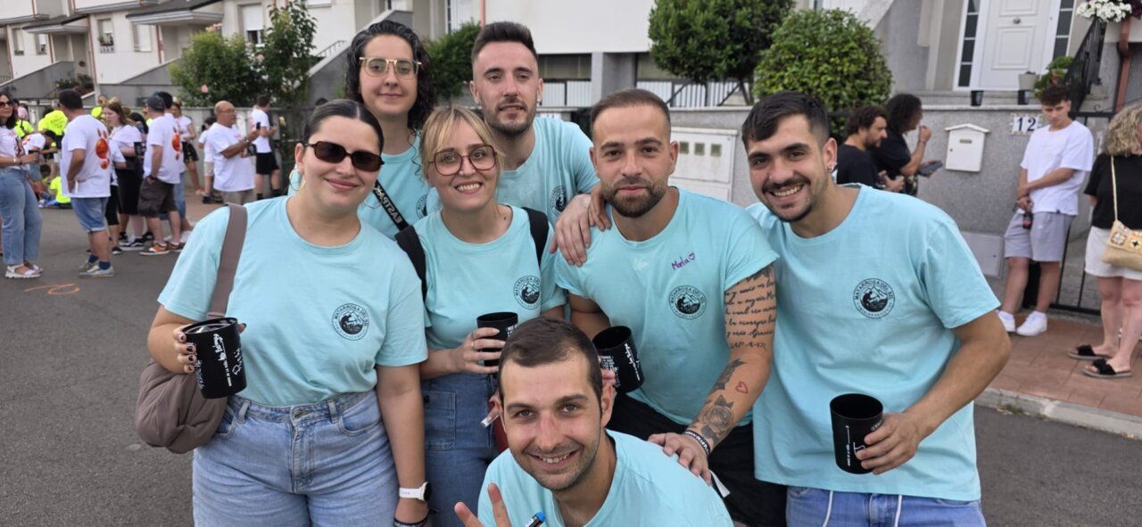 Grupo de amigos en la III Concentración de Peñas en Toreno