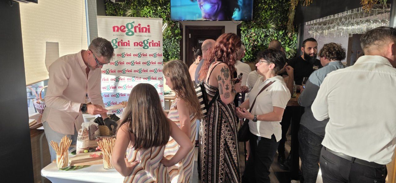 Celebración del 10º aniversario de la Pizzería Mama Mia en La Rosaleda