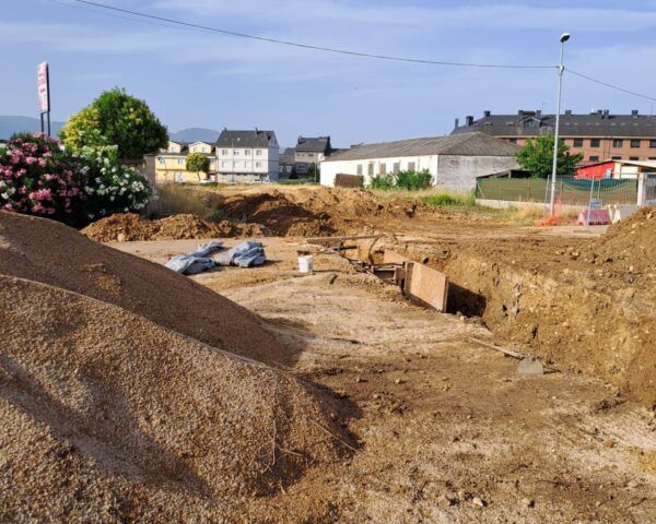 Obra de reparación en el Camino de Santiago en Fuentesnuevas