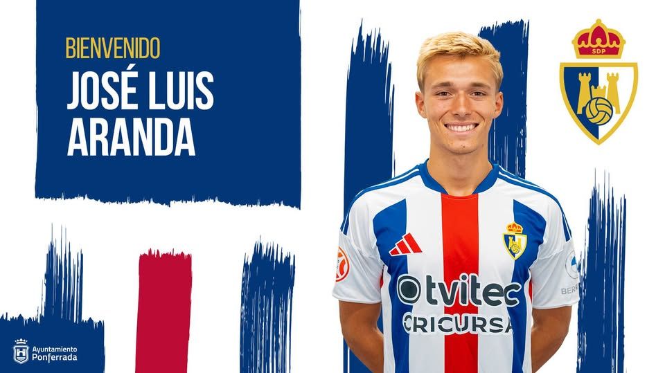 José Luis Aranda con la camiseta de la SD Ponferradina sonriendo