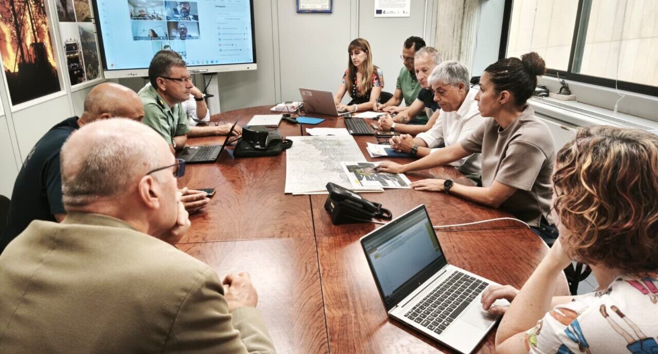 Reunión del CECOPI para coordinar acciones sobre incendio forestal