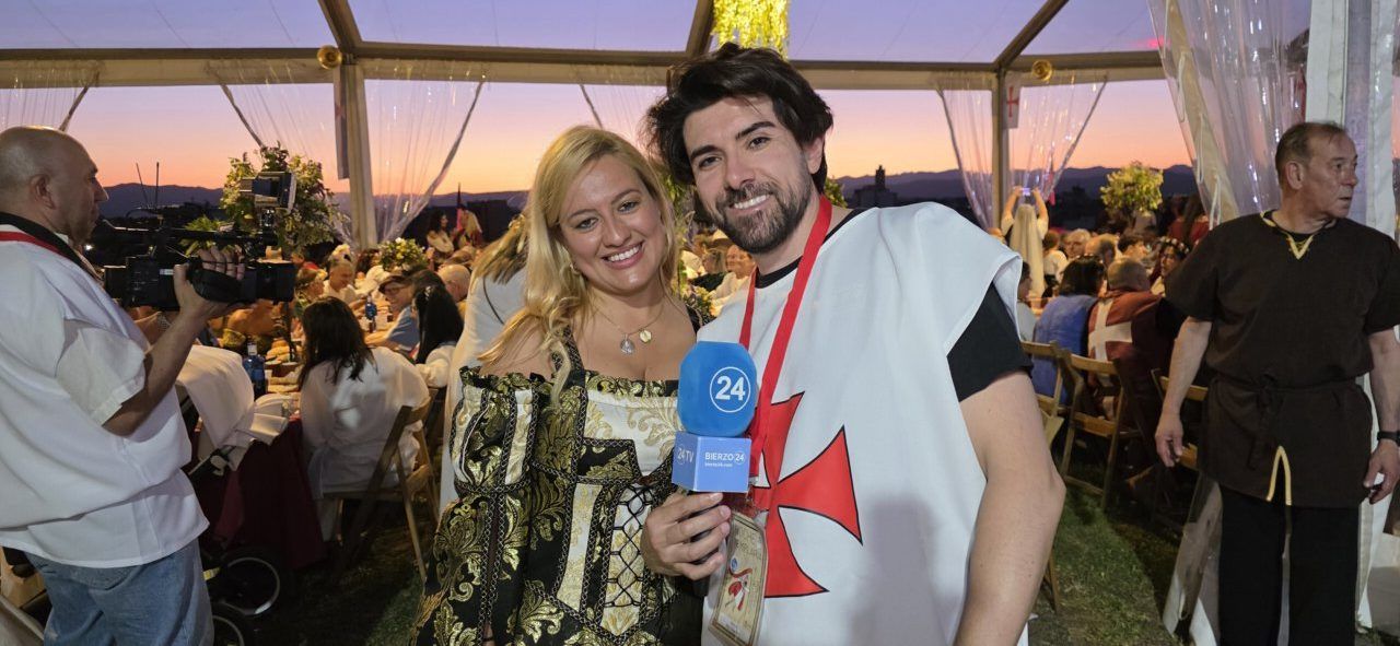 Momentos de la Cena Templaria en Ponferrada con asistentes y decoración