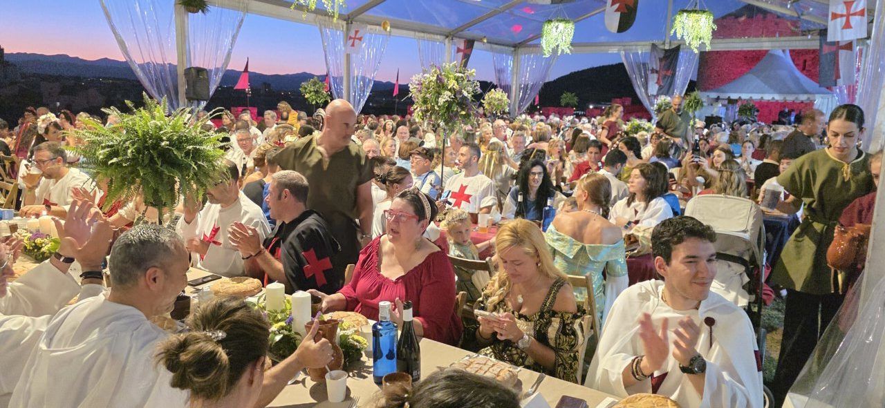 Gran cena templaria con asistentes en el Castillo de los Templarios