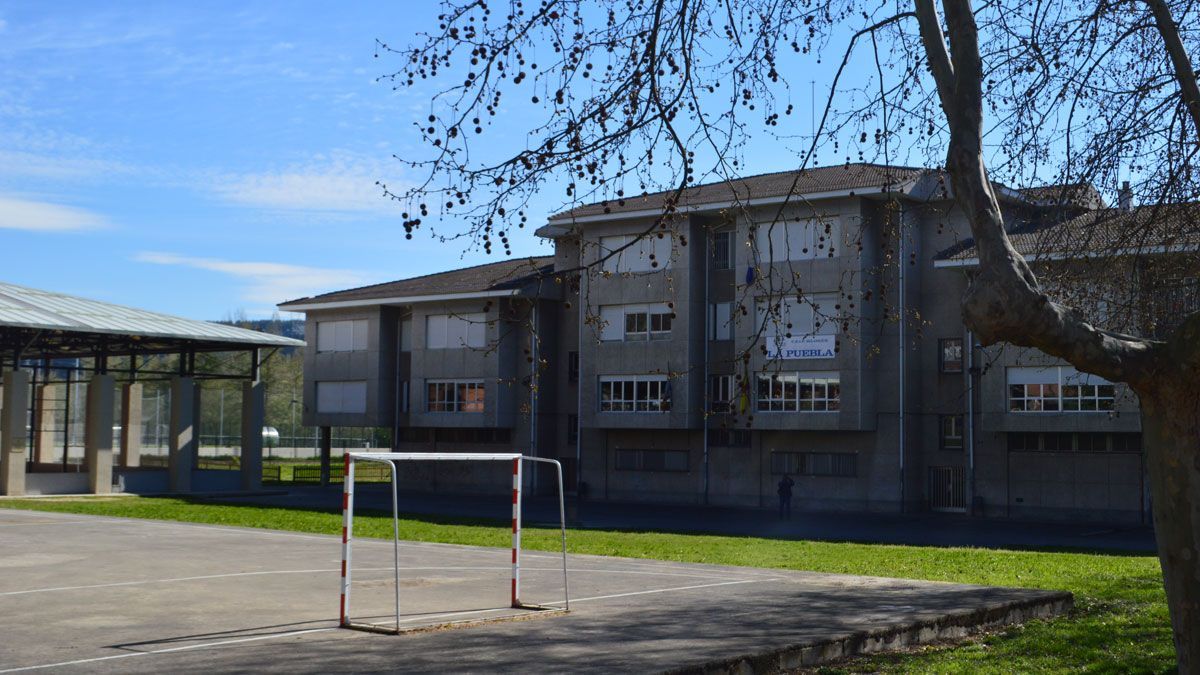 Antiguo colegio Luis del Olmo en Ponferrada, ahora edificio de usos múltiples.