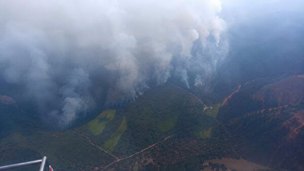 Vista aérea del incendio forestal en San Pedro de Olleros