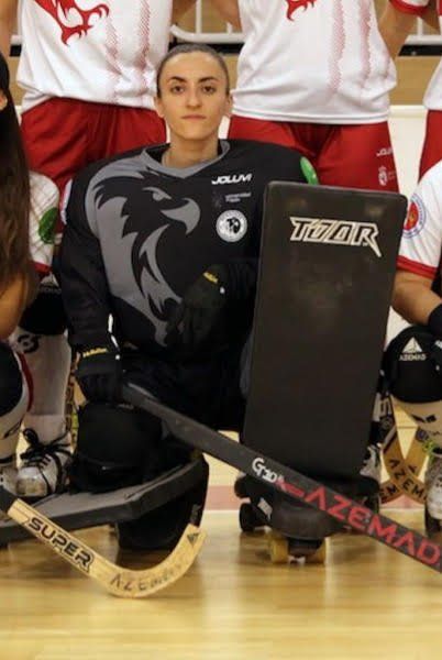Fernanda Tapia, portera del Bembibre H.C. en uniforme de hockey