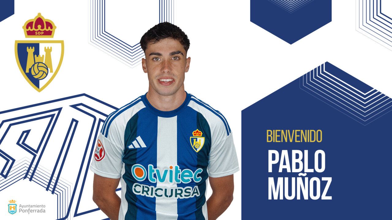 Pablo Muñoz con la camiseta de la SD Ponferradina en su presentación