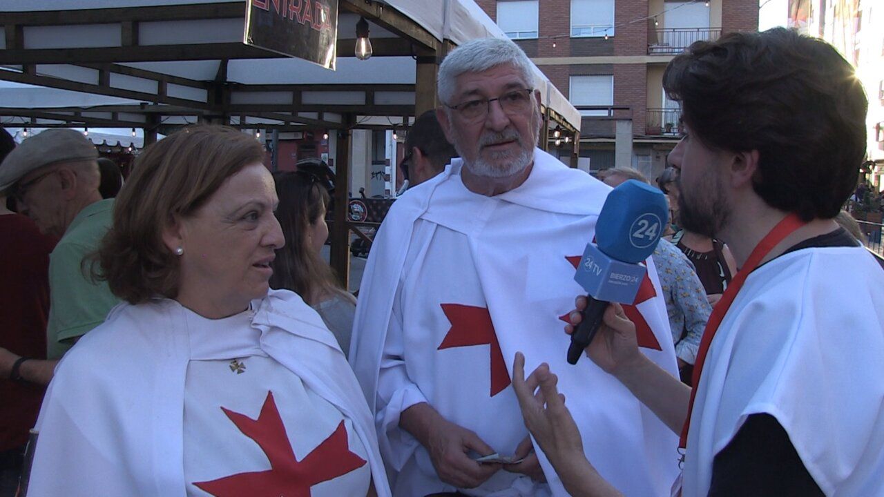 Espectadores en la Noche Templaria 2026 en Ponferrada