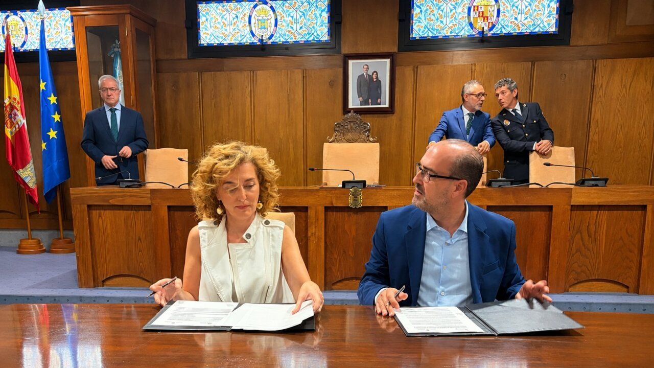 Firma de convenio para el ciclo de Emergencias y Protección Civil en Ponferrada