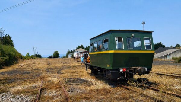 Dresina D-1 en el recorrido ferroviario Ponfeblino entre Villablino y Cubillos del Sil
