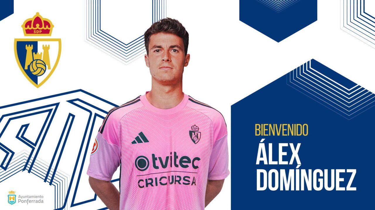 Álex Domínguez, portero de la SD Ponferradina, en uniforme rosa