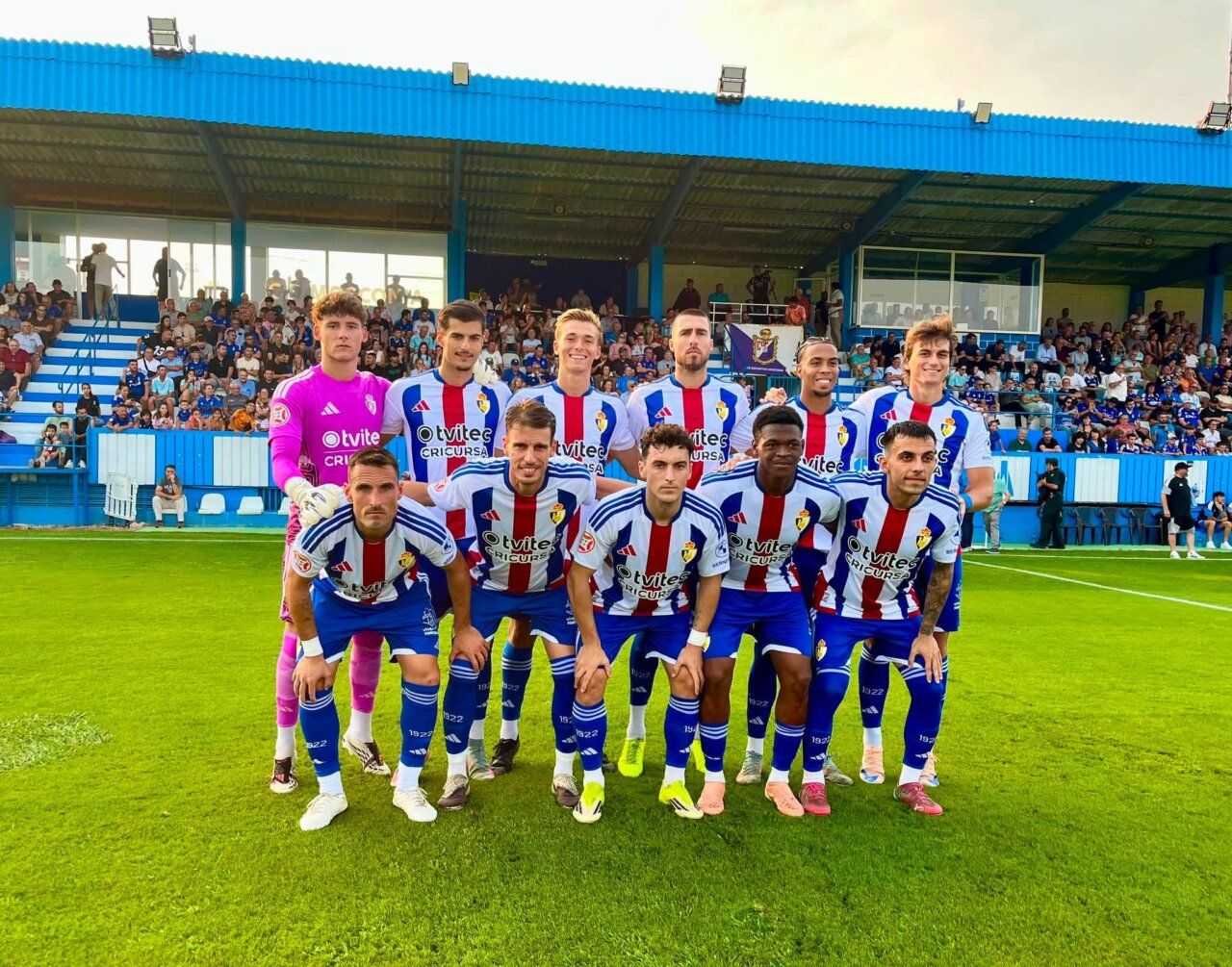 Jugadores de la SD Ponferradina en su primer amistoso de pretemporada