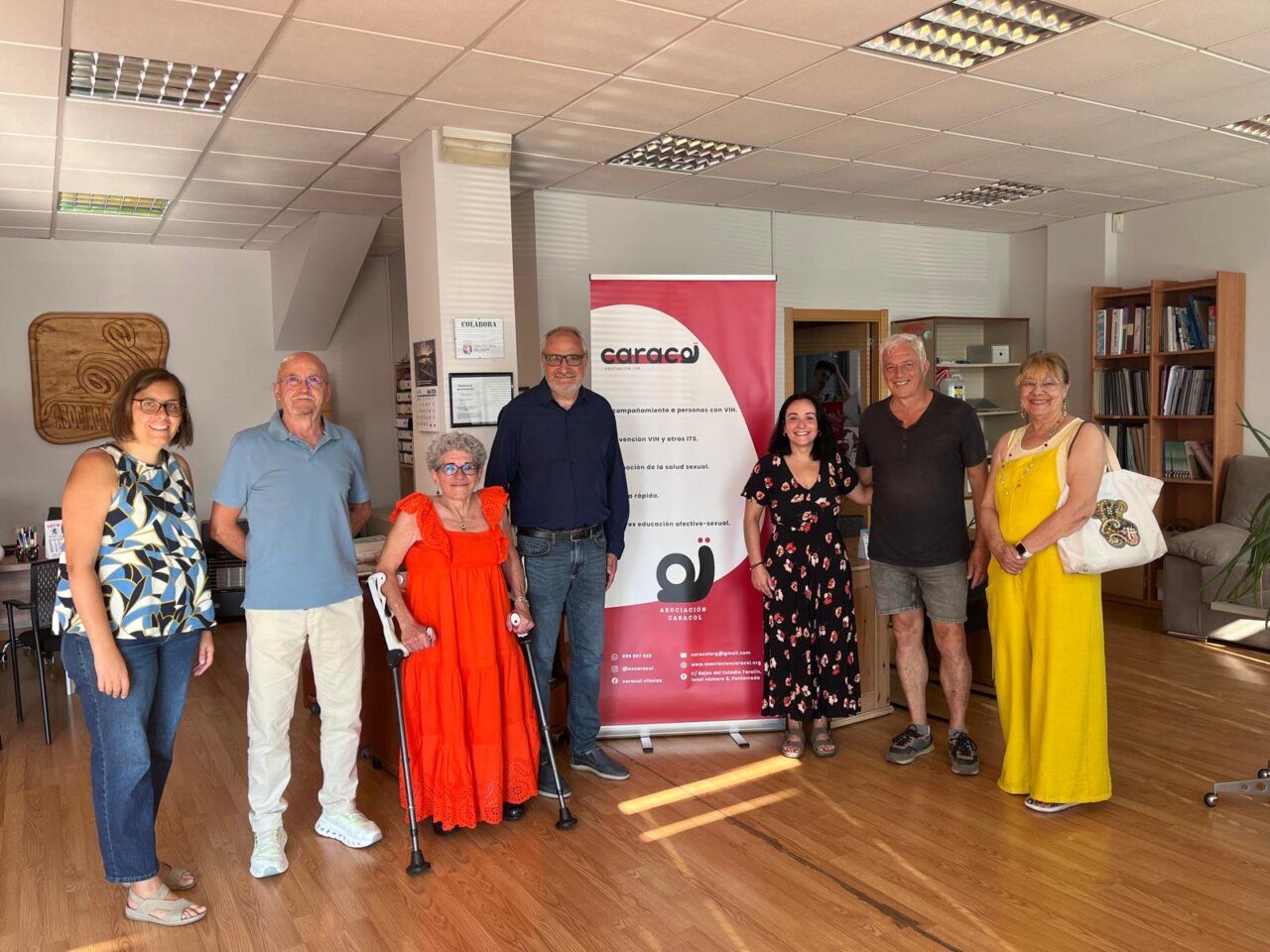 Grupo de personas en la Asociación Caracol en Ponferrada