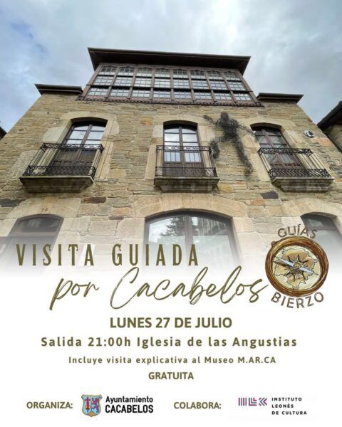 Edificio con ventanas y decoración en Cacabelos durante visita guiada