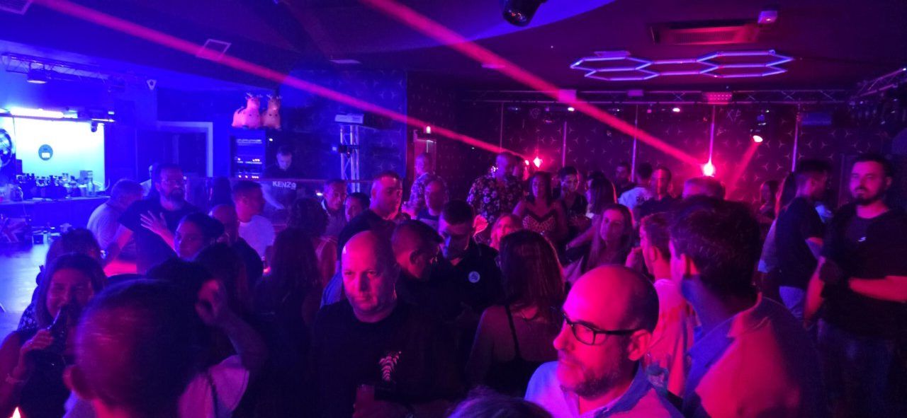 Gran ambiente en Beats Dance Club durante las fiestas de Fabero
