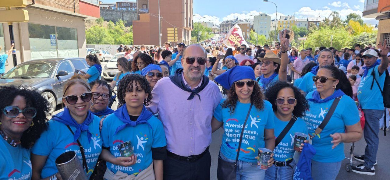 Grupo de personas en la III Concentración de Peñas en Ponferrada