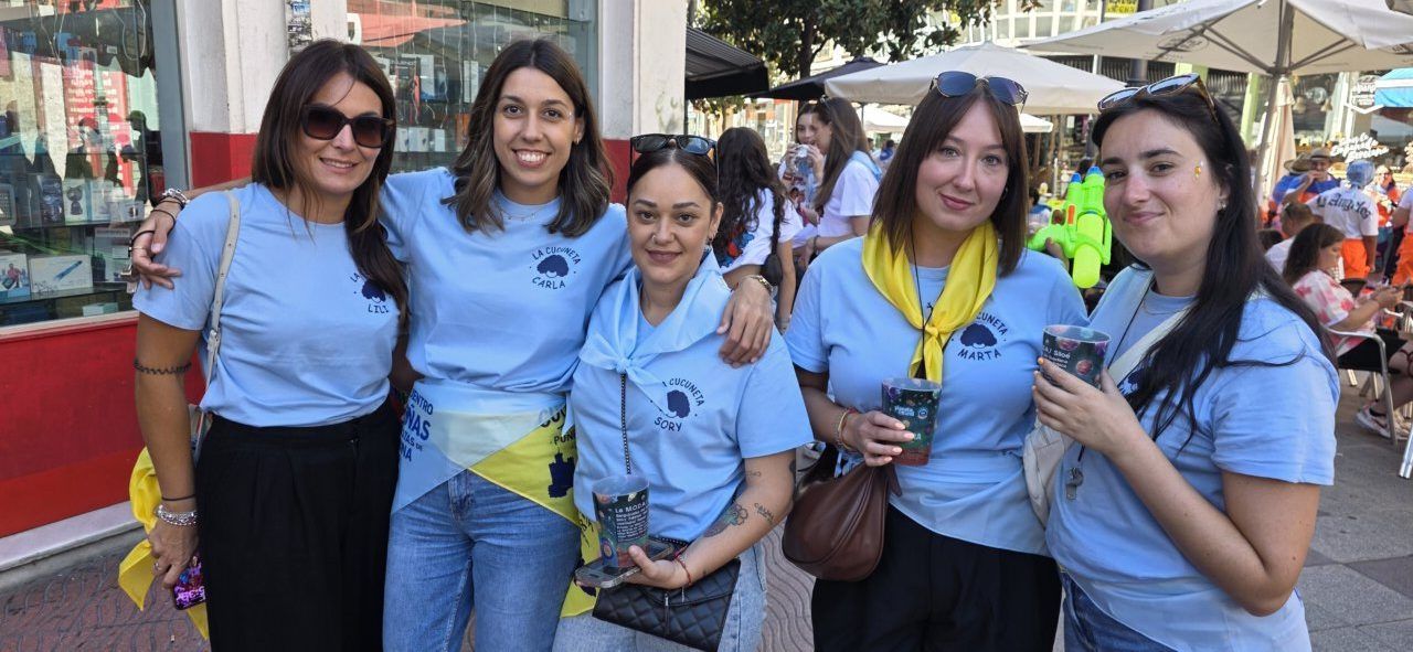 Grupo de mujeres en la III Concentración de Peñas en Ponferrada