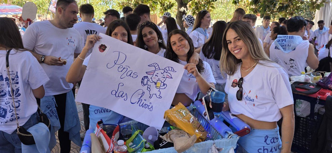 Grupo de personas en la III Concentración de Peñas en Ponferrada