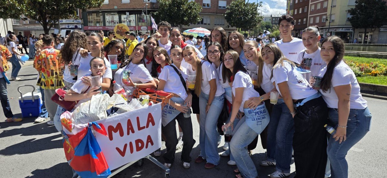 Grupo de jóvenes en la III Concentración de Peñas en Ponferrada