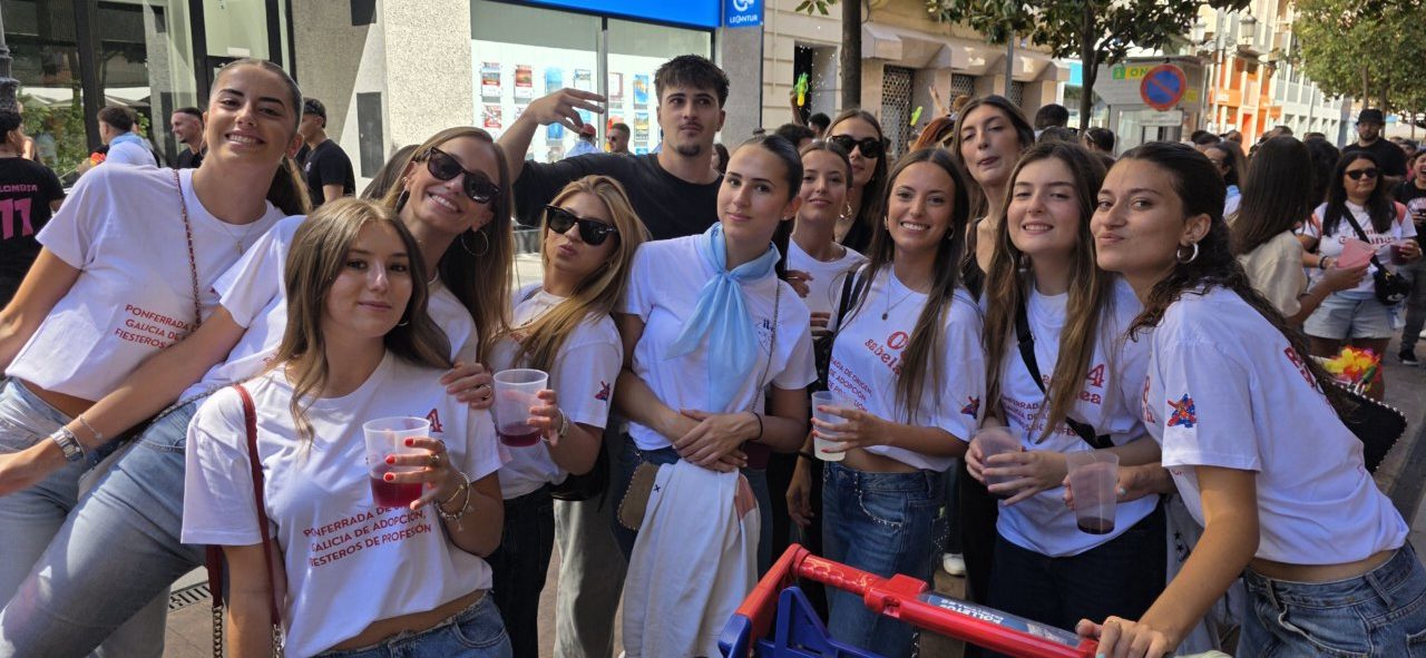 Grupo de jóvenes en la III Concentración de Peñas en Ponferrada