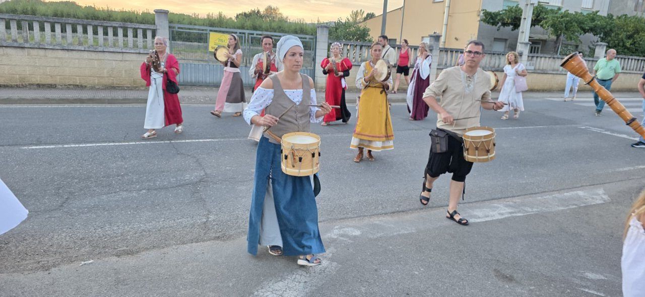 Participantes del recorrido teatralizado en El Camino del Abad