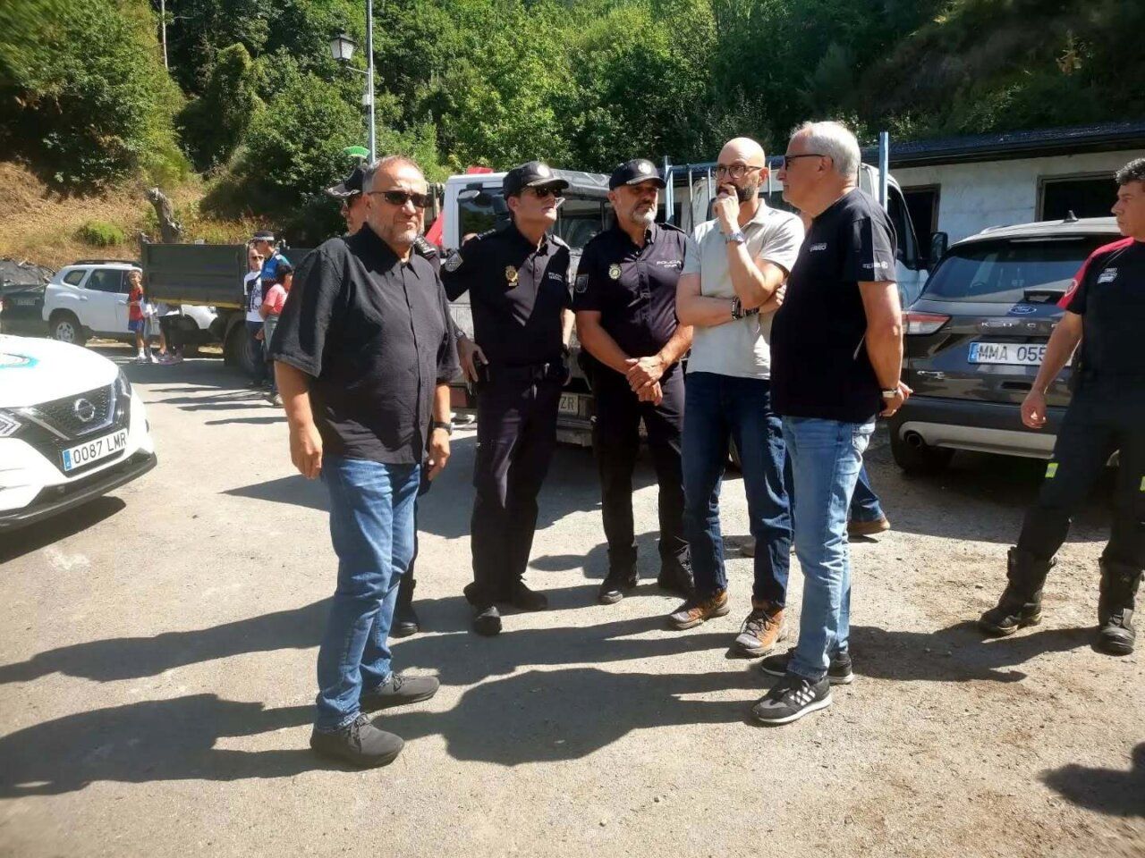 Reunión de autoridades y servicios de emergencia en Manzanedo de Valdueza tras la tromba de agua