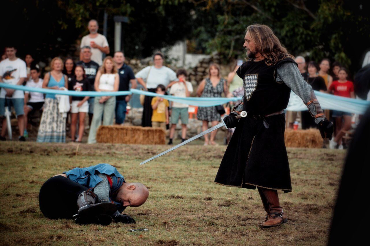 Participantes en justas medievales en Carracedo del Monasterio