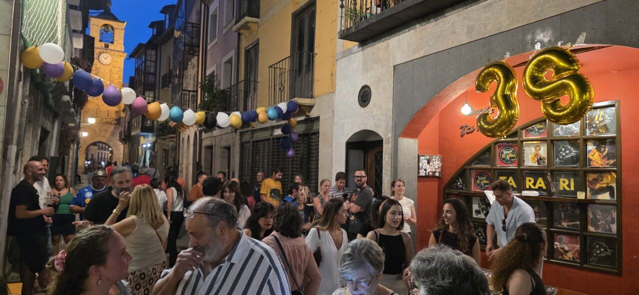 Celebración del 38º aniversario de la Sala Tararí con música y alegría