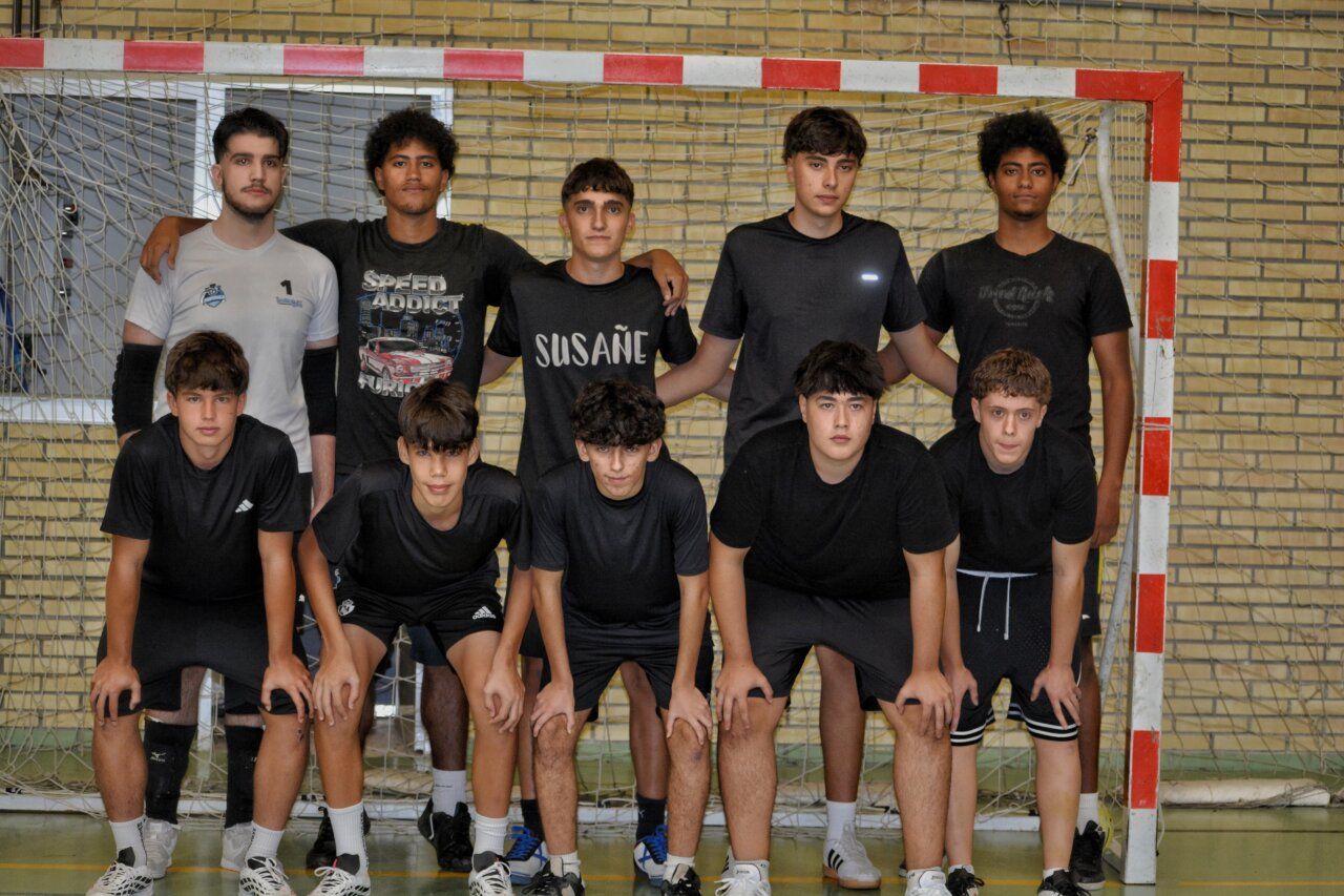Equipo de jóvenes jugadores en el Torneo de Fútbol Sala de Fabero 2026