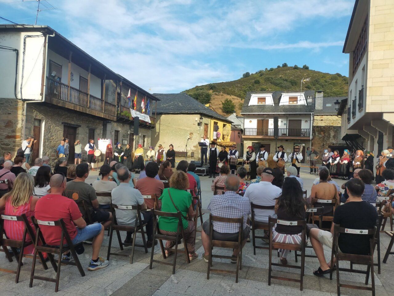 Actuación en el VII Encuentro de Tamboriteros en Molinaseca
