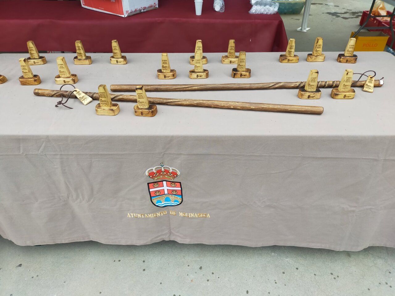 Trofeos y premios de la XIII Carrera de Montaña de Molinaseca